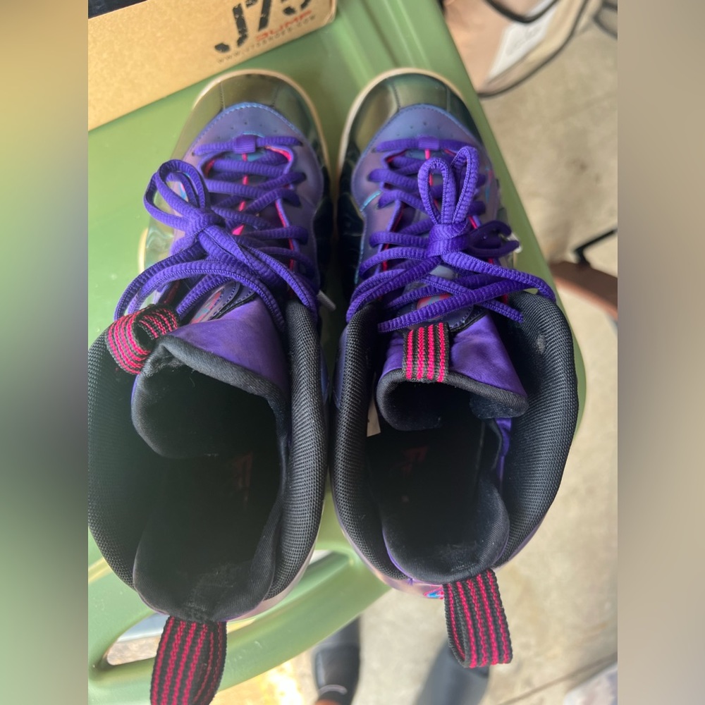 Nike Air Foamposite One
Iridescent Purple